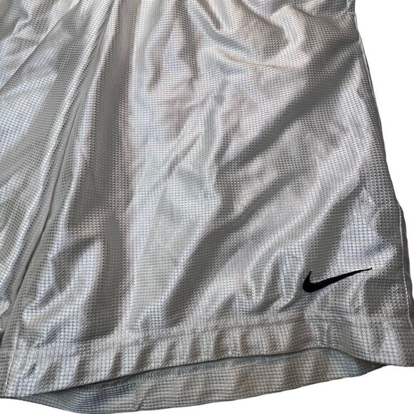 VTG NIKE MEN'S SILVER/white BASKETBALL ATHLETIC TRAINING SHORTS SZ L - Picture 5 of 11